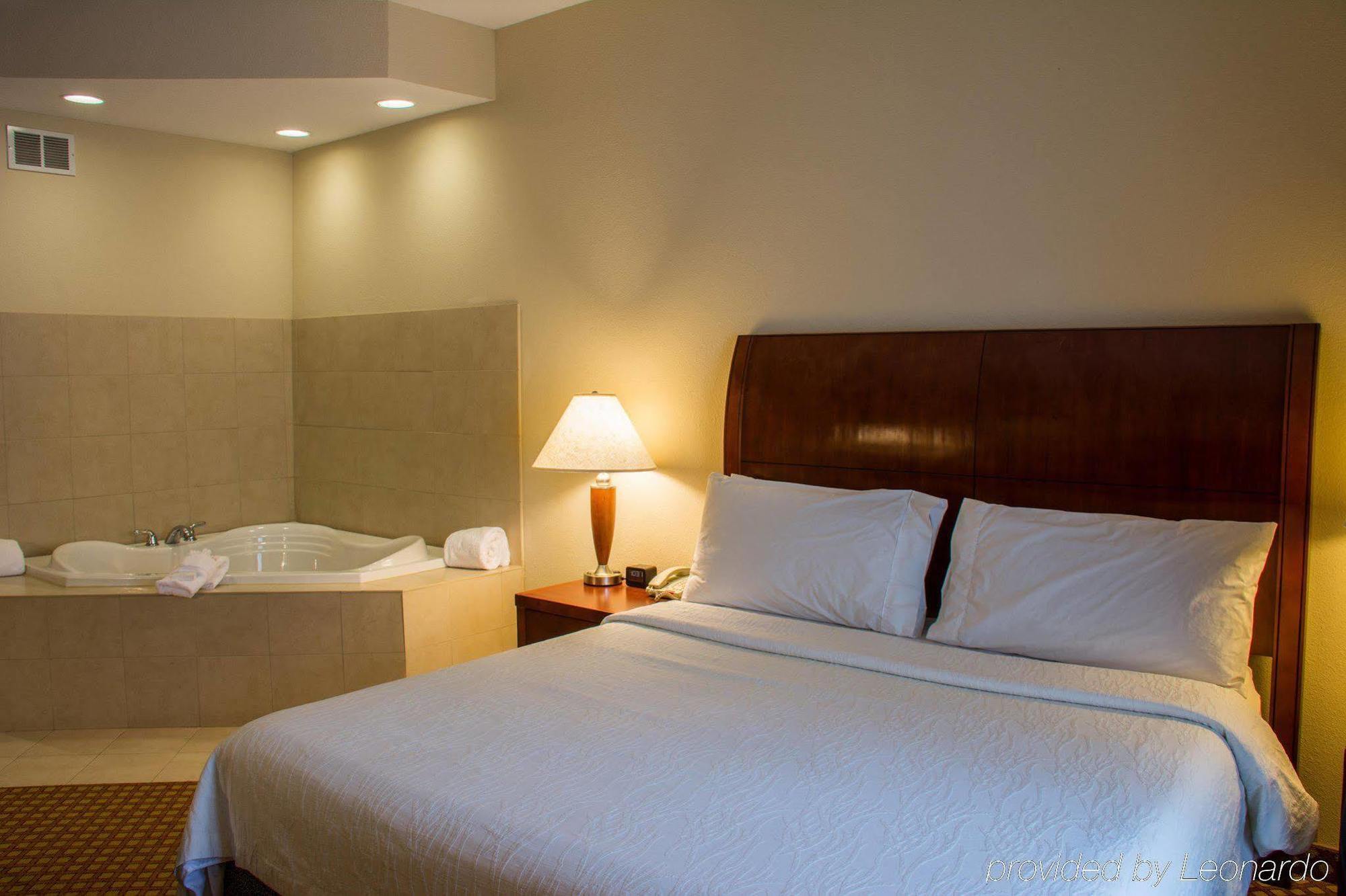 Hilton Garden Inn Elkhart Extérieur photo